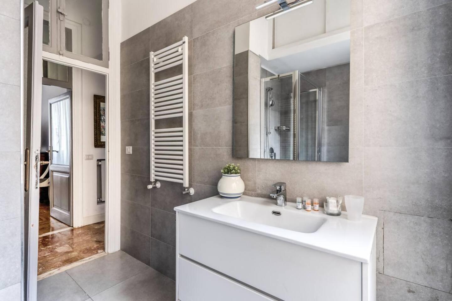 Lovely Renovated Flat By Vatican Roma Ngoại thất bức ảnh